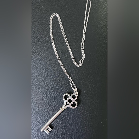 Tiffany & co. Silver key charm - Picture 3 of 3